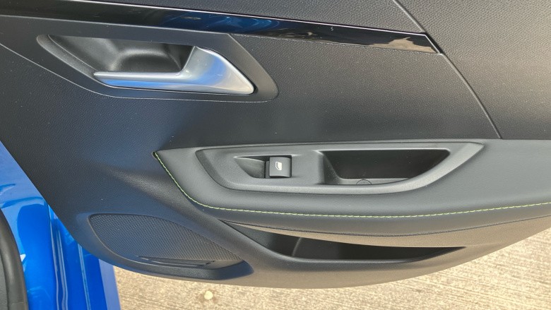 Peugeot 208 1.2 PureTech 100 GT 5dr EAT8 Petrol Hatchback